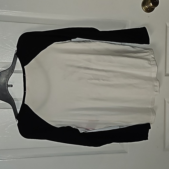 5 More Minutes Juniors Red Sequin What The Elf? Black Sleeve Red Top Holiday XL - Picture 2 of 10